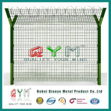 Qym-Airport Fence/Welded Mesh with Razor Wire on Top